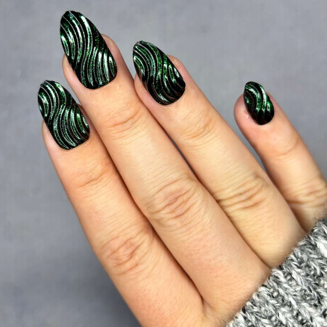 A Perfect Wave (Short Almond)